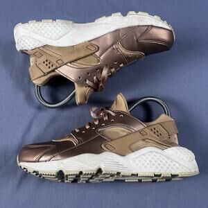 Nike Air Huarache Metallic Gold Rose Women’s Size 7 Running Shoes AA0523-200